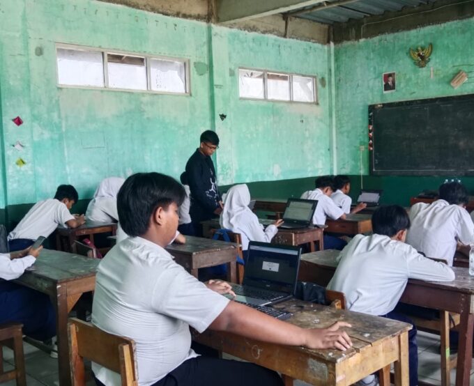 Pelaksanaan Ujian Madrasah Kelas IX